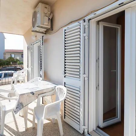 Apartment Davorka Primosten